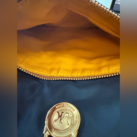 Michael Kors Kempton Nylon Navy Blue Crossbody - Picture 3 of 11